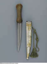 Dolch mit Nashorngriff und silberbeschlagener Scheide